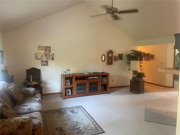 3rd image of 3008 Lakeview Ct