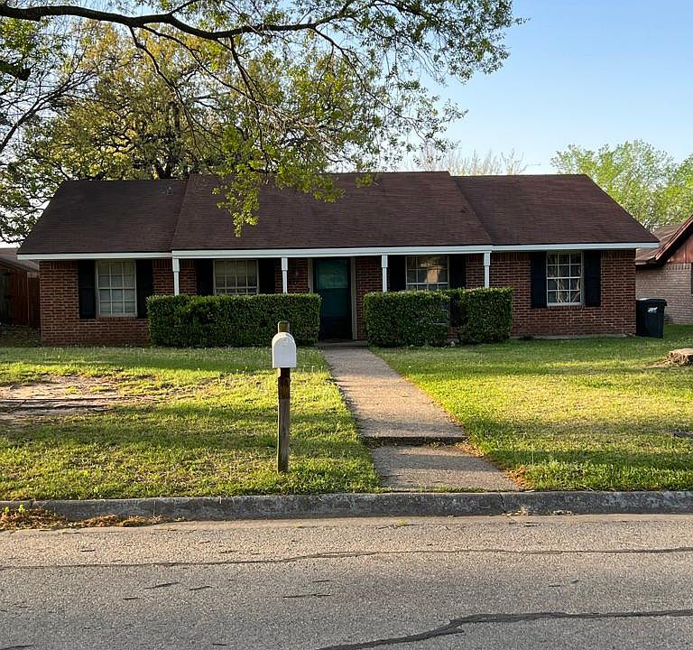 1st image of 217 Churchill Ave