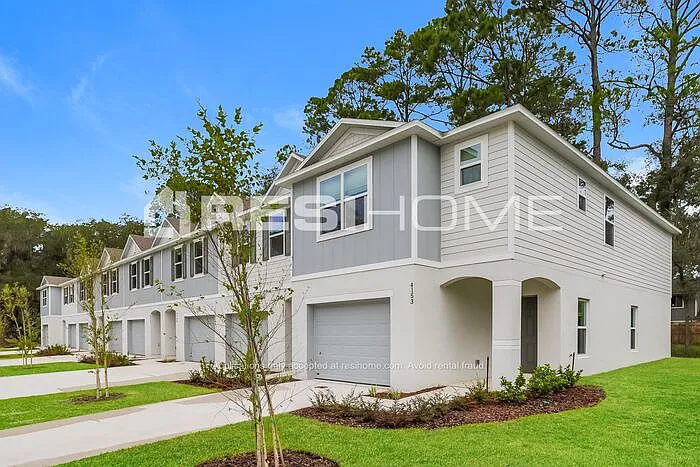 3 bed, 2.5 bath, 1694 sqft, $1,915 — Photo 3