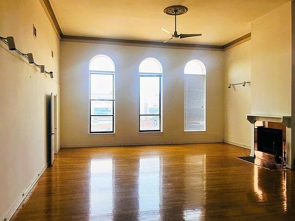4th image of 2129 N Southport Ave #3B
