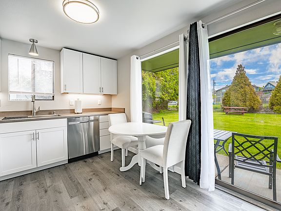 4th image of 7530 Birch Bay Dr #101