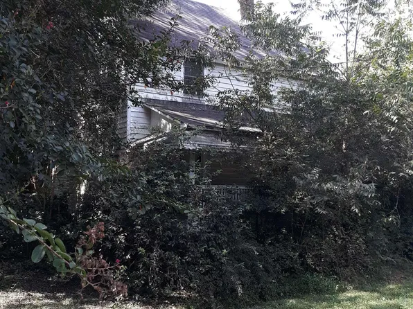 15 Goodrich St, Pelzer, SC 29669