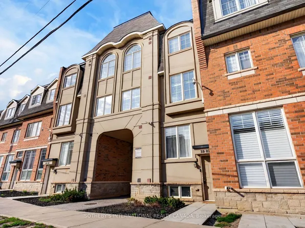 2420 Baronwood Dr #39-02, Oakville, ON L6M 0X6