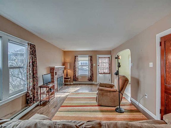 5th image of 1724 Bay Ave
