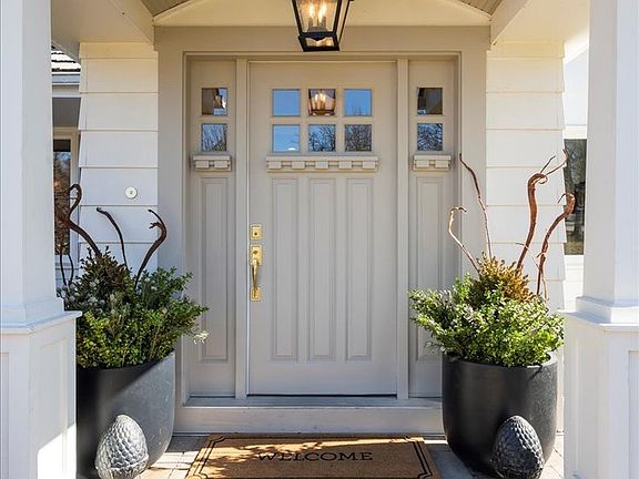 3rd image of 1489 N Sheridan Rd