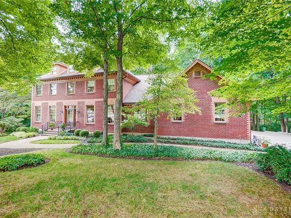 1375 Soaring Heights Dr, Dayton, OH 45440