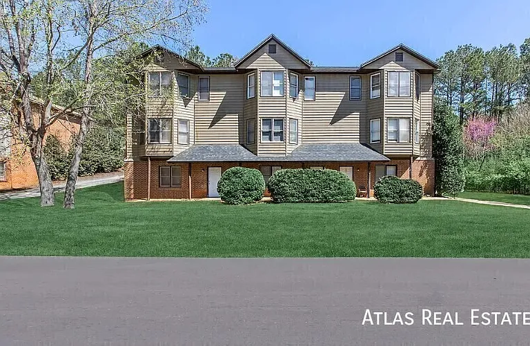 227 Highland Park Dr — Photo 2
