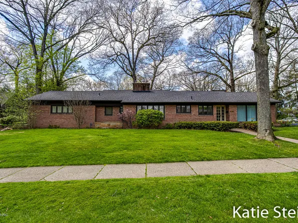 815 Plymouth Rd SE, East Grand Rapids, MI 49506