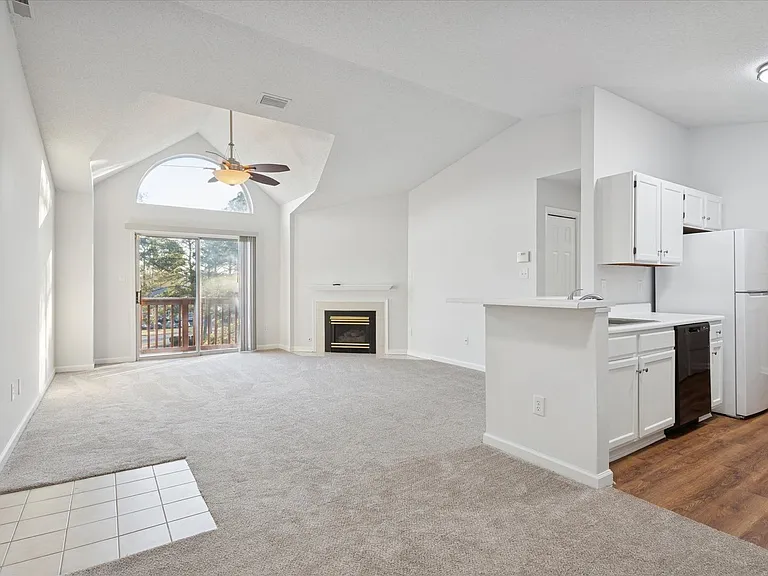 1563 N King St #105 — Photo 23
