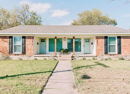 10015 Olmos Dr Photo 1