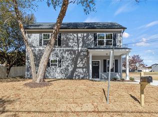 9 Front St, Pelzer, SC 29669