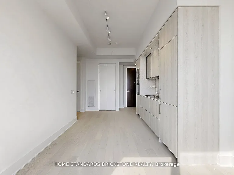 11 Yorkville Ave #6305 — Photo 10