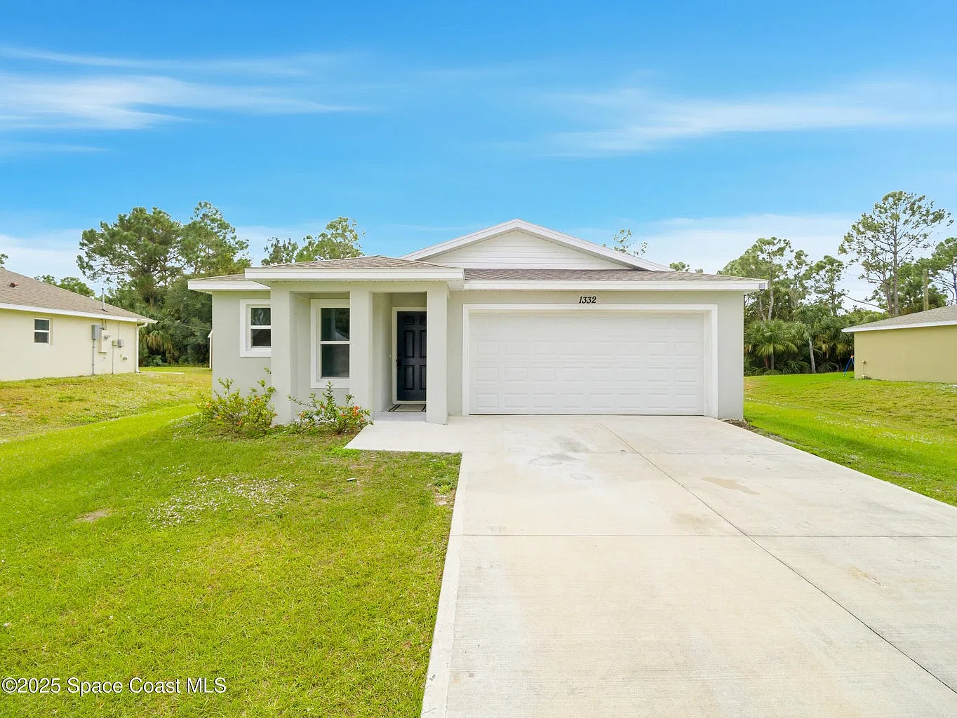 3 bed, 2000 sqft, $2,300 — Photo 1