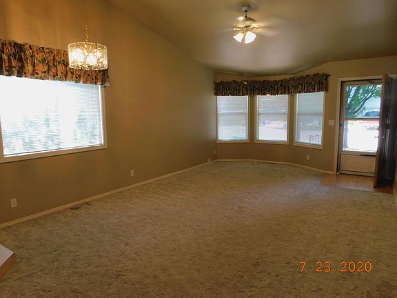 3rd image of 804 E Main St APT 7