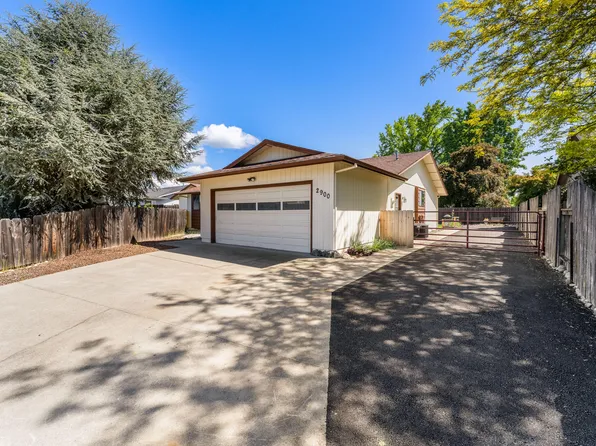 2900 Lois Ln, Grants Pass, OR 97527