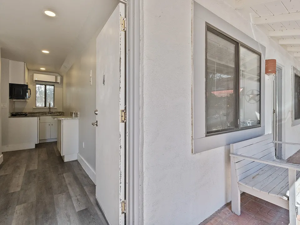 620 Sudderth Dr #4
