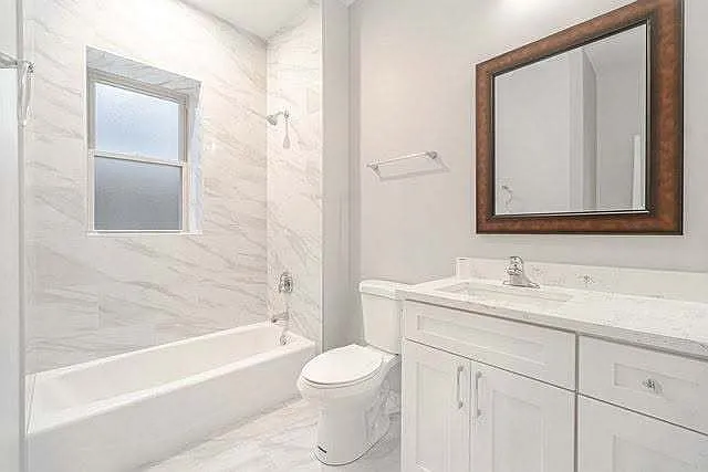 13443 Greenwood Ave #2E — Photo 16