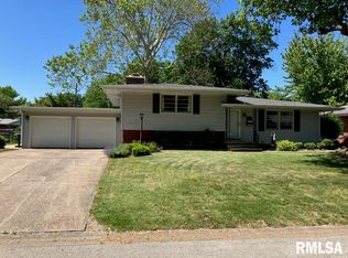 933 Westview Dr, Springfield, IL 62704