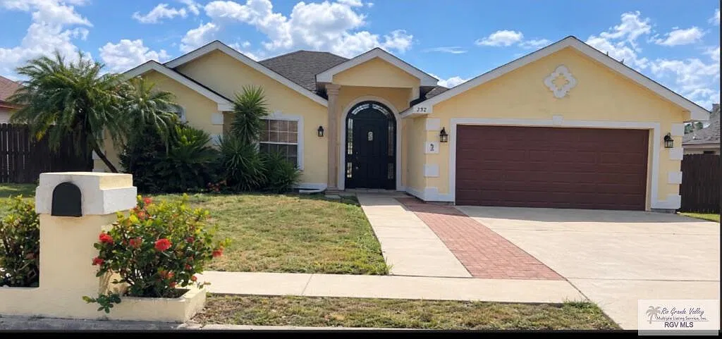 3 bed, 2.0 bath, 1494 sqft, $2,300 — Photo 1