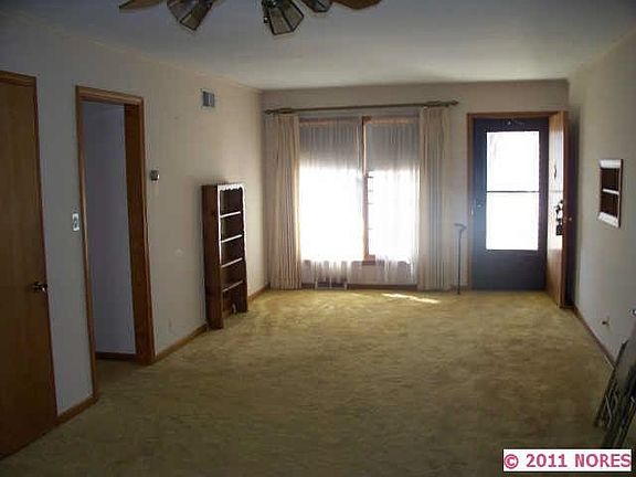 2nd image of 827 N Evanston Ave