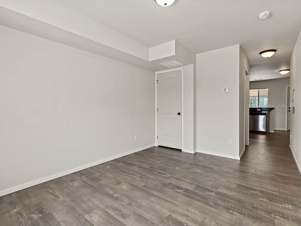 Fruitvale Townhomes modern apartment living 7320 S Fruitvale Rd