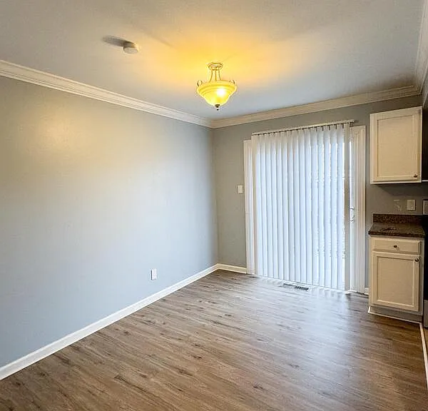 2705 Laclede Station Rd — Photo 5