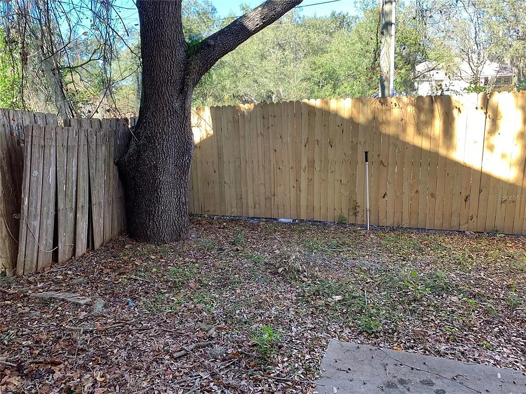 3 bed, 2.0 bath, 1232 sqft, $2,100 — Photo 2
