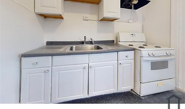 2525 S Lloyd St — Photo 4
