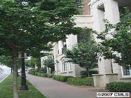 Exterior view, great walking sidewalks to uptown