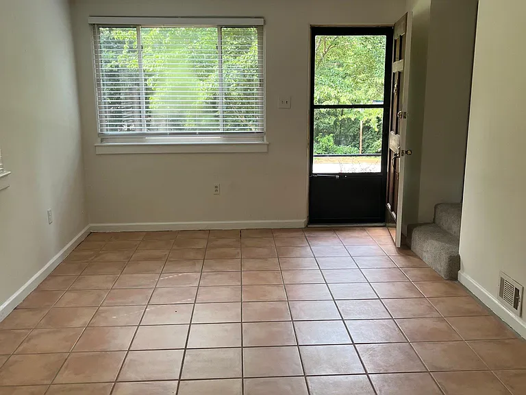 32 Faris Cir — Photo 2