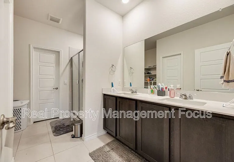 7205 Bledington Ln — Photo 26