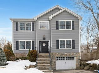 51 Terrace St, Park Ridge, NJ 07656