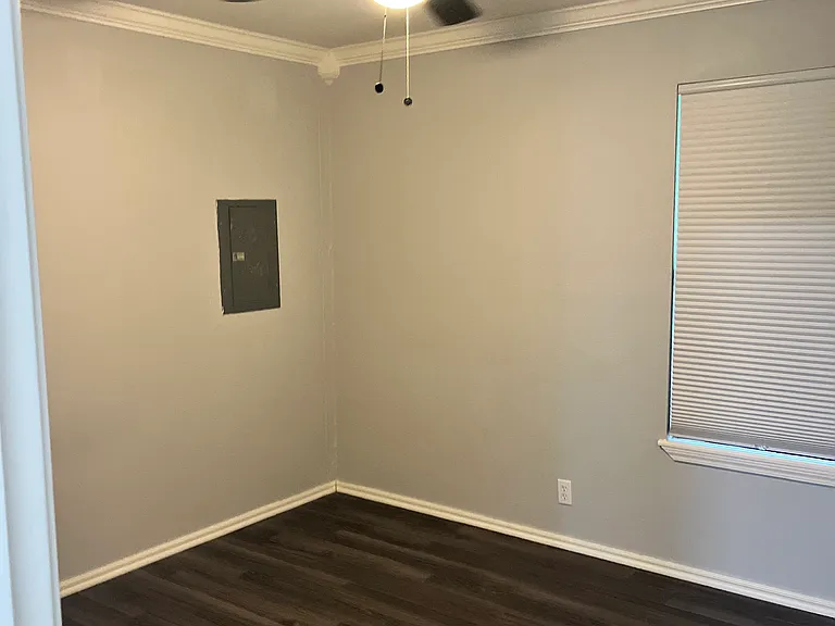1622 Oxford Way — Photo 9