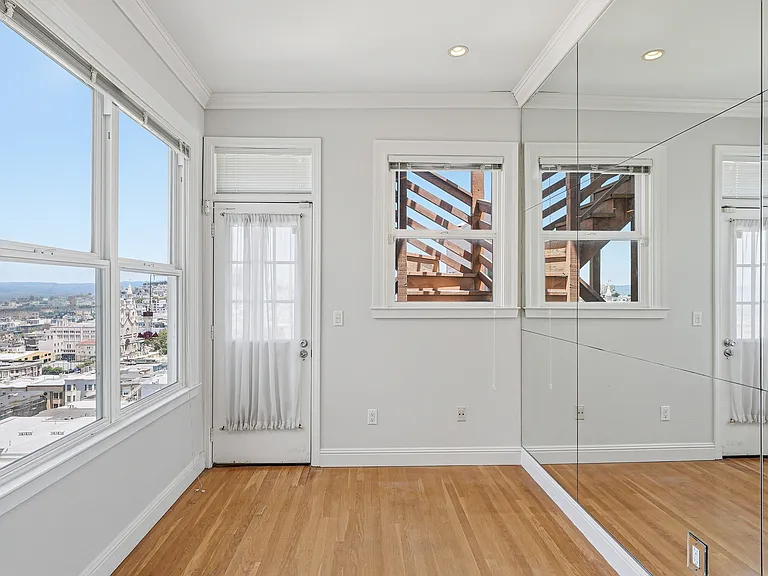 1818 Taylor St — Photo 17
