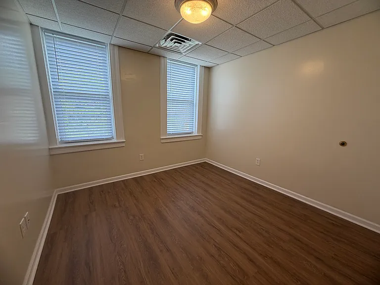 34 Ernest St #2 — Photo 8