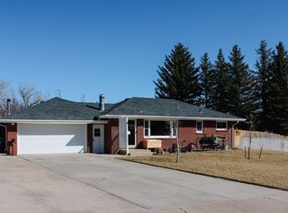 626 Meadowlark Ln, Cheyenne, WY 82009