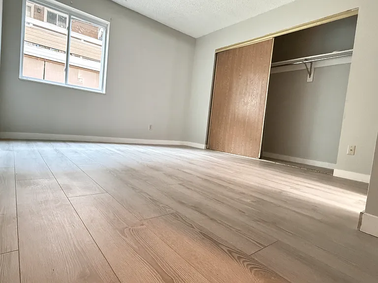 1074 S Dearborn St — Photo 9
