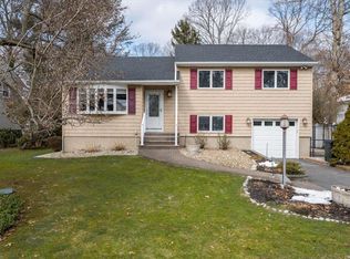 23 Aldrich St, Huntington Station, NY 11746