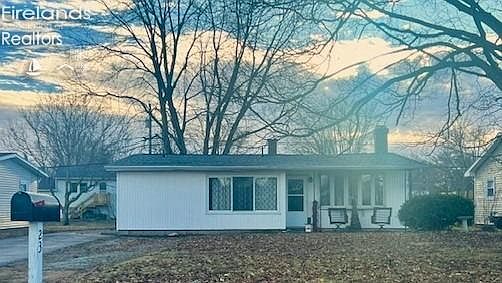 1st image of 23 Longfellow Dr