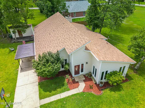 846 Kaleki Ct, Diamondhead, MS 39525