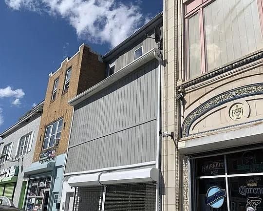 4th image of 1637 Atlantic Ave