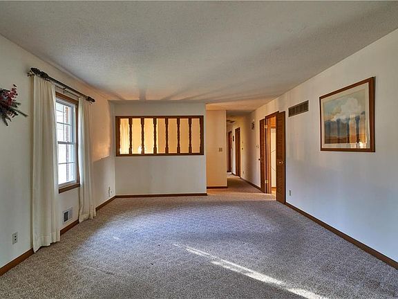 5th image of 142 Dockside Cir