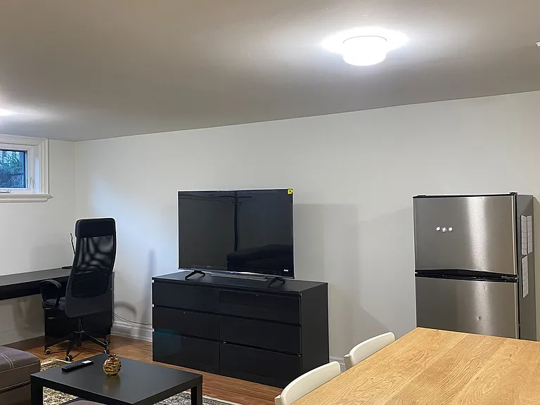 48 Sunnywood Cres #BASEMENT — Photo 8