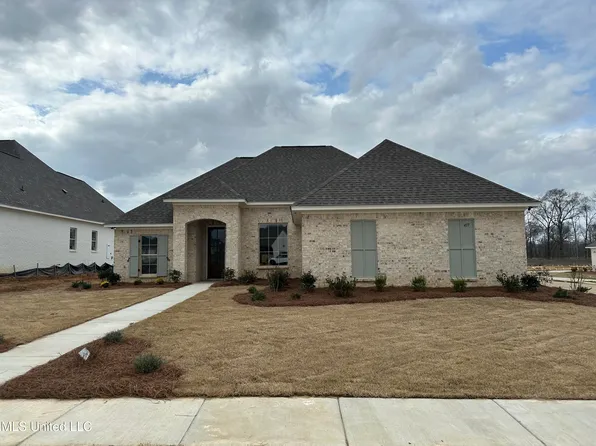 417 Aurora Cir, Canton, MS 39046