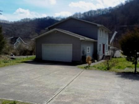 2nd image of 40 Old Beechtree Dr