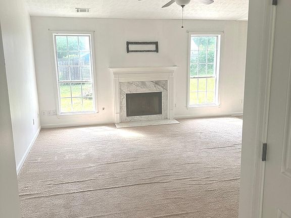 4th image of 121 Brentwood Blvd