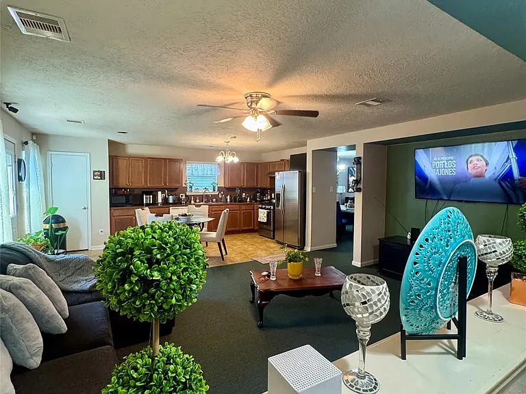 7130 Liberty Creek Trl — Photo 8