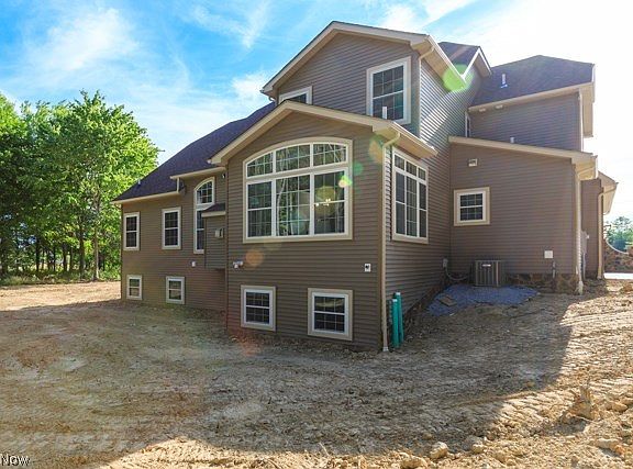 2nd image of 2514 Maple Hill Dr