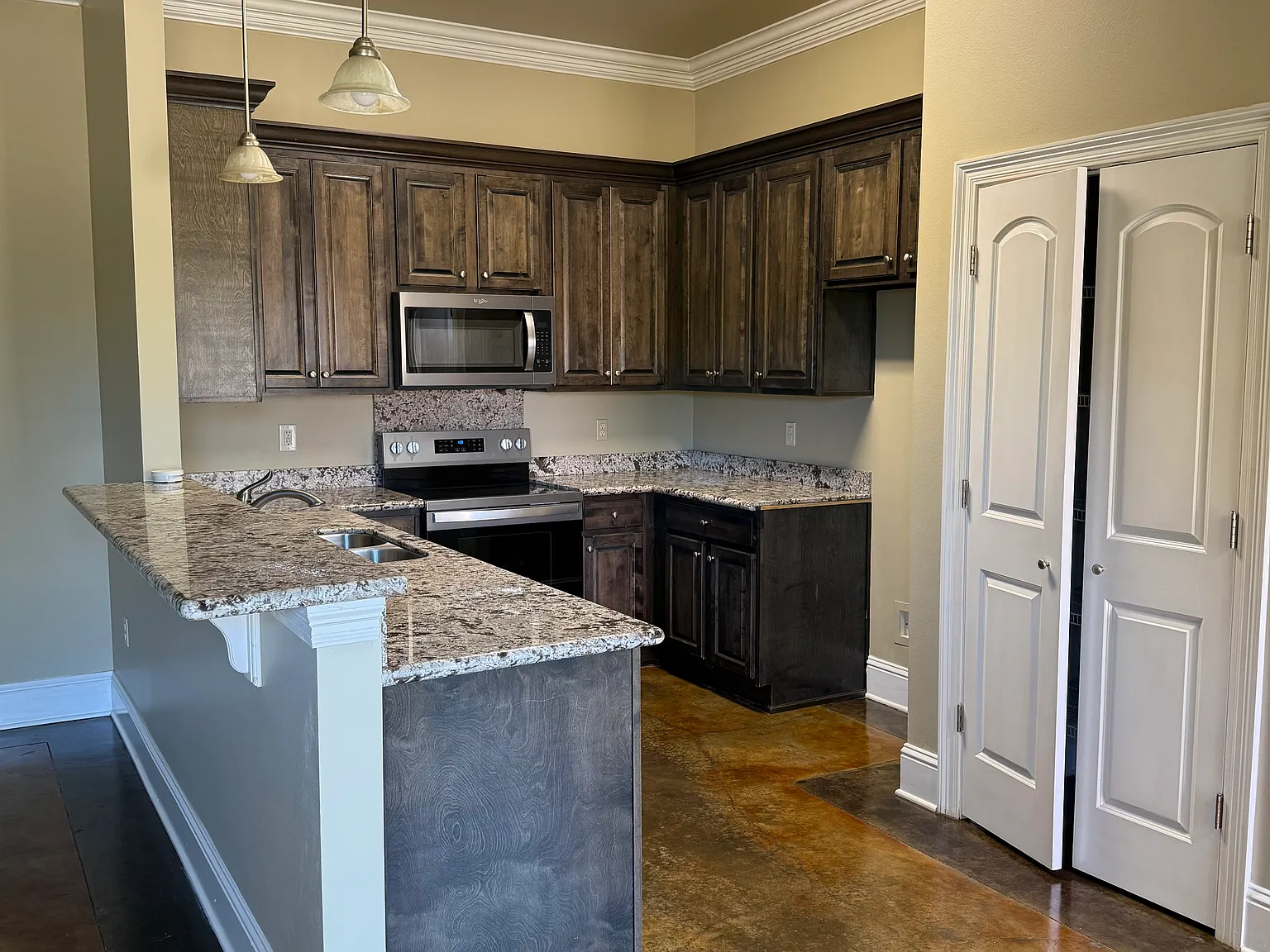 3 bed, 1500 sqft, $1,650 — Photo 3