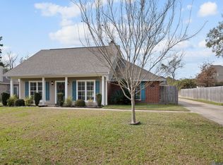 30863 Meadow Wood Blvd, Denham Springs, LA 70726